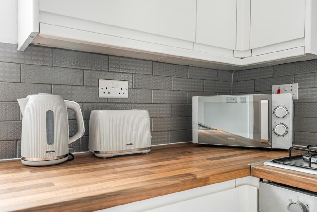 Hopetown Apartment-Modern 2 Bed With Free Parking Normanton  Екстериор снимка